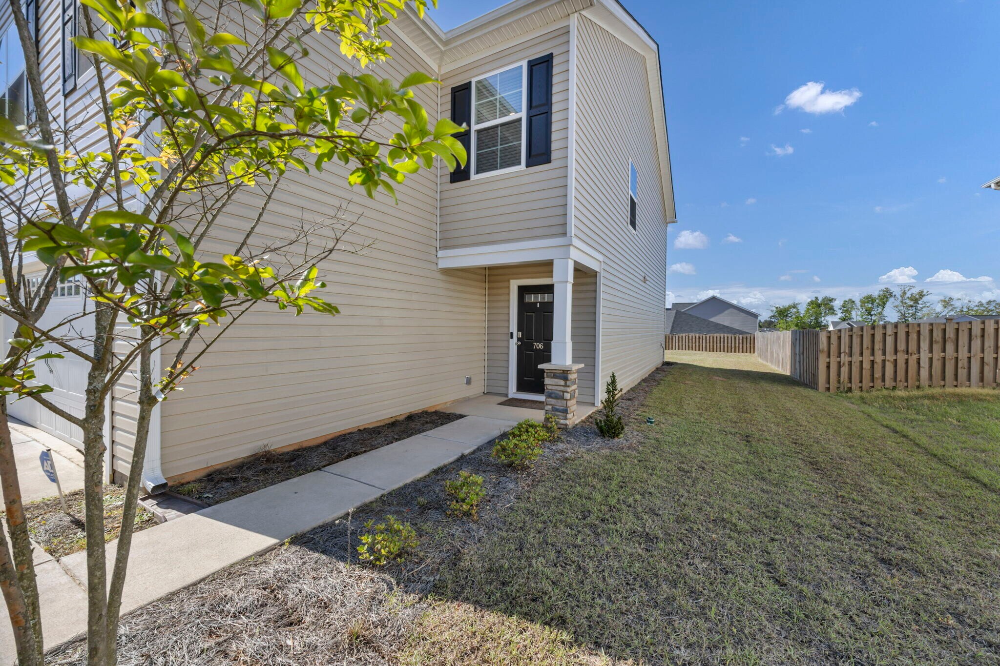 Building Photo - 706 Common Widgeon Way