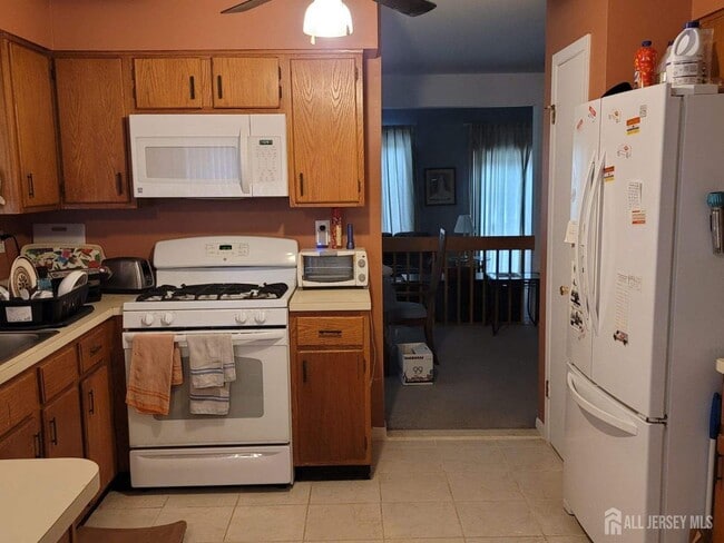 Building Photo - 213 Nathan Dr