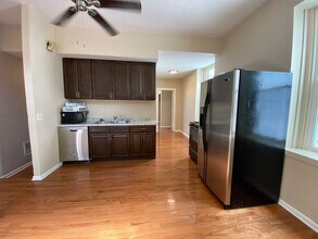 Building Photo - 55 Parker St