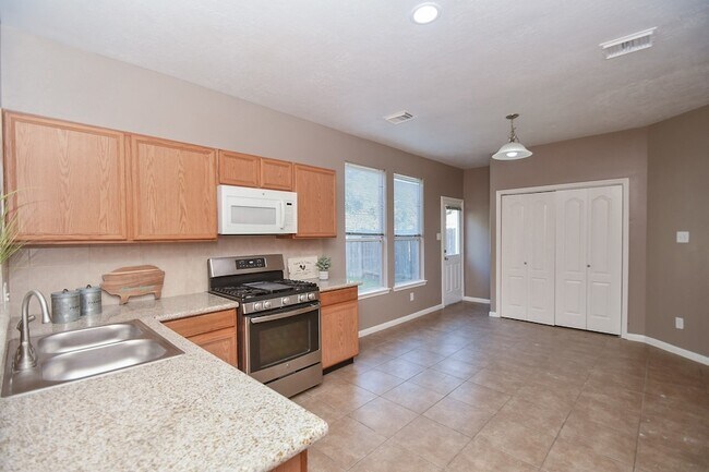 Building Photo - 16414 Pademelon Dr