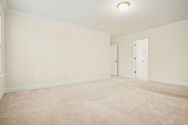 Building Photo - 3BR Like-New Townhome –  Morrisville RTP RDU