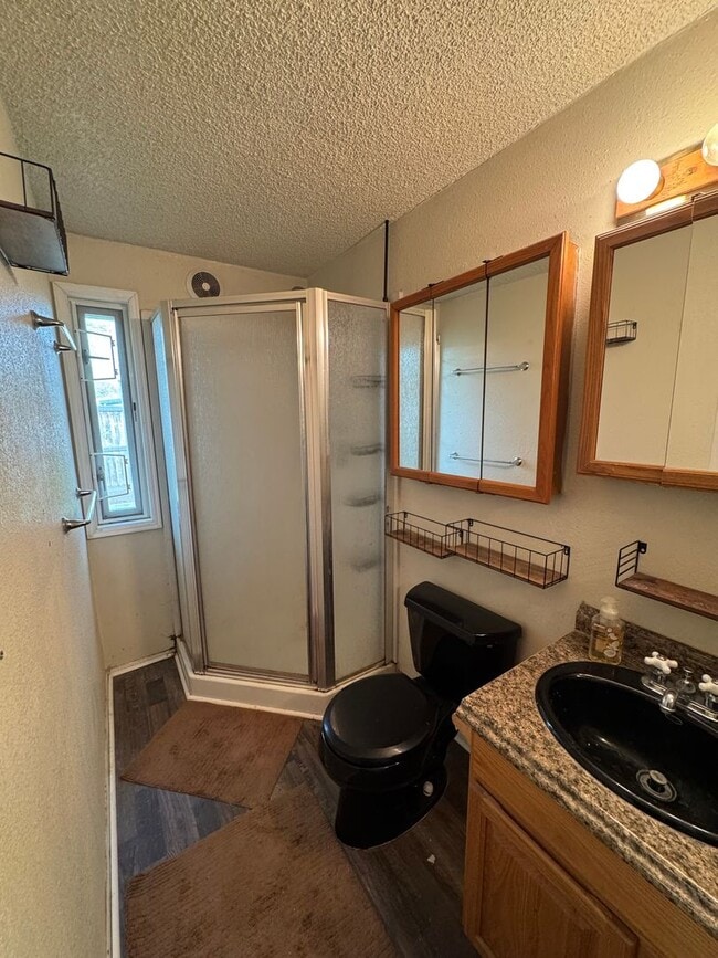 Building Photo - 3 Bedroom 2 Bath House in Santa Clara Area