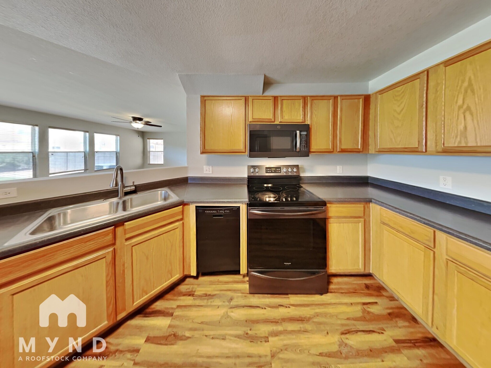 Building Photo - 5748 S Manta Ray Rd