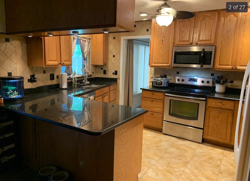 Building Photo - 3214 Acapulco Dr