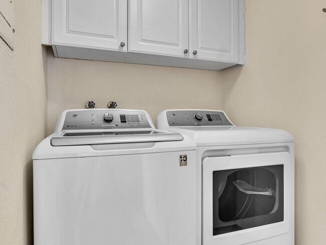 Building Photo - 4200 N Ocean Dr