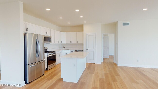 Building Photo - 544 NY-9P