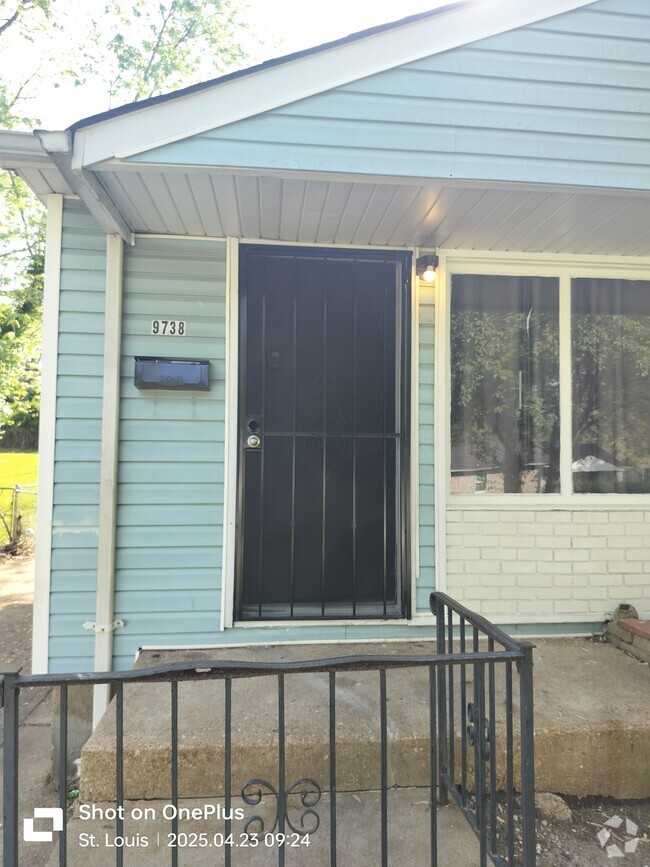 Building Photo - 9738 Millburn Dr