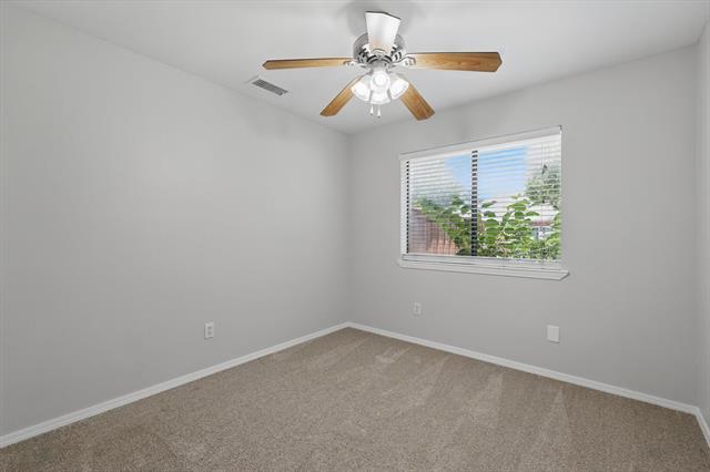 Building Photo - 501 Meadowood Ln
