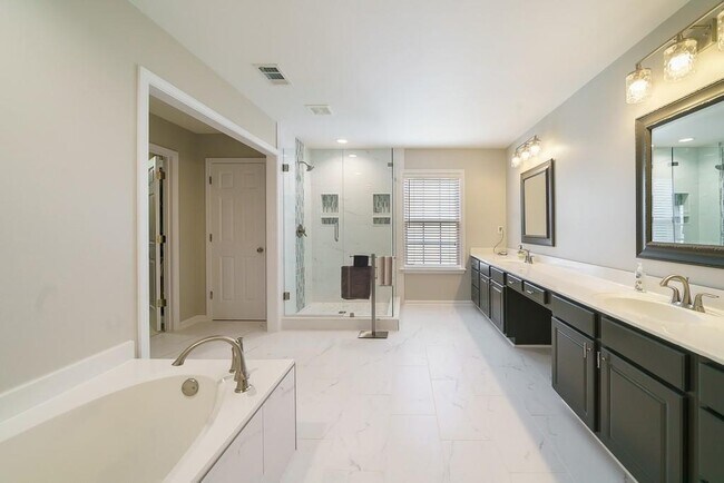 Building Photo - 5342 Tormeall Trace