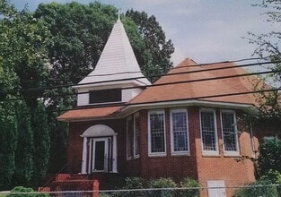 Building Photo - 112 Steele St