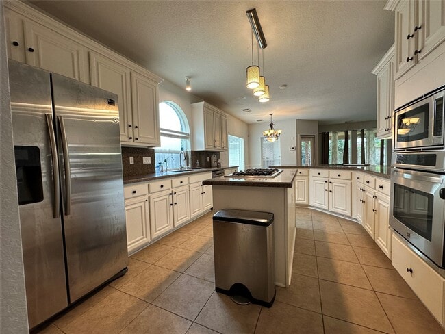 Building Photo - 3206 Oakland Dr