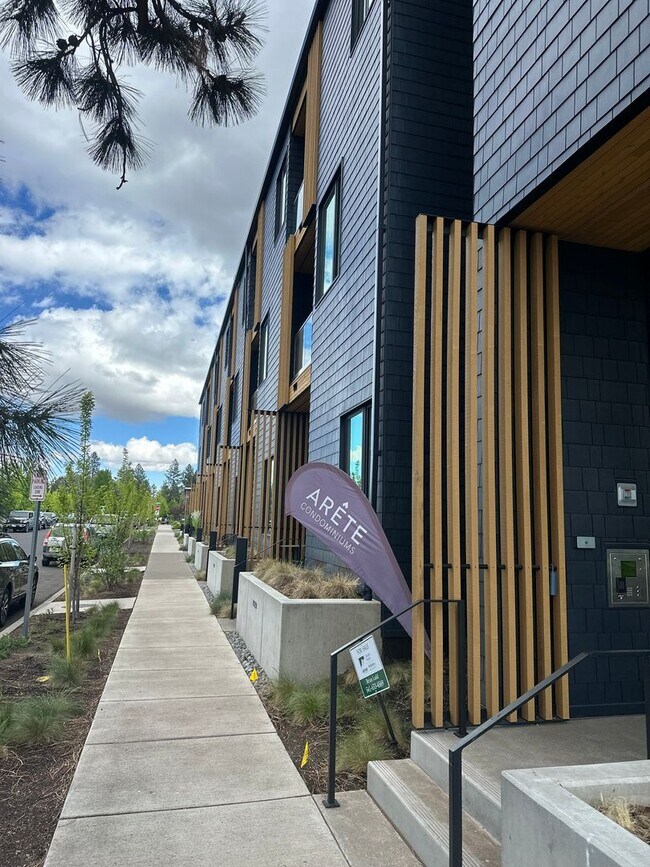 Building Photo - 2745 NW Ordway Ave