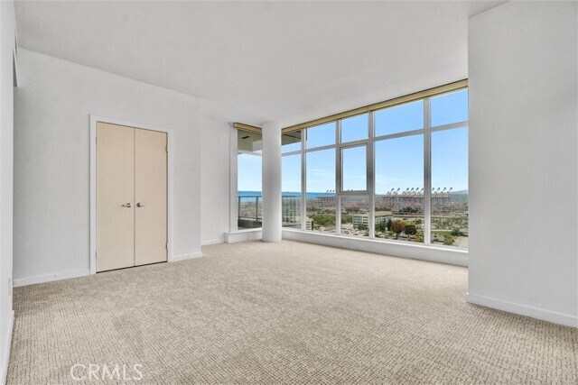 Building Photo - 411 W Seaside Way