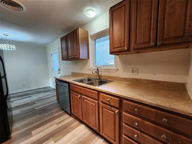 Building Photo - 1401 E Sherman Dr