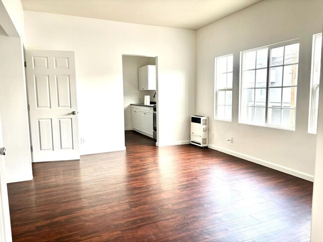 Building Photo - Rent Now at 12ths st