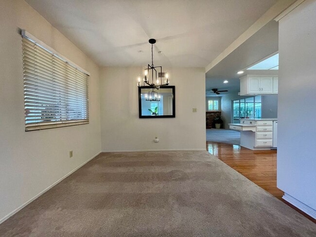 Building Photo - Gorgeous 4 Bedroom 2 Bathroom Home in Bonita!