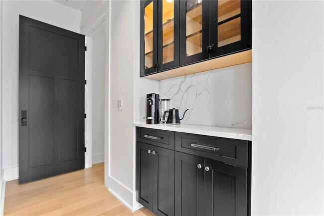 Building Photo - 319 W Frances Ave