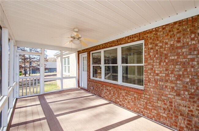 Building Photo - 3950 Chattahoochee Rd