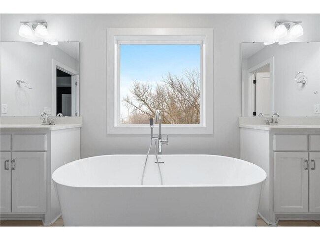 Building Photo - 18700 61st Ave N