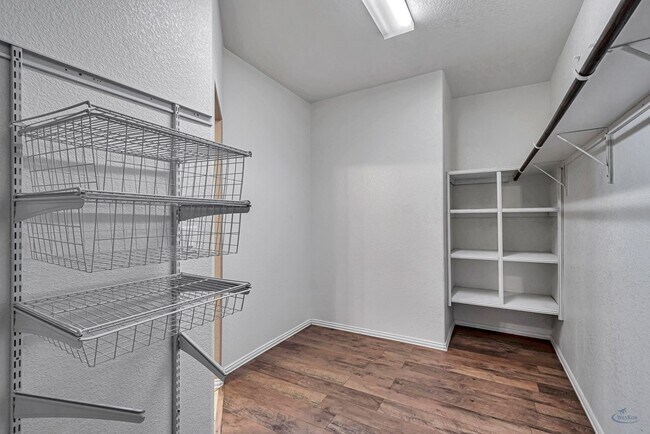 Building Photo - 5 Brooks Ranch Rd