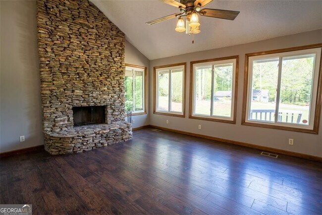 Building Photo - 1540 Magnolia Pl