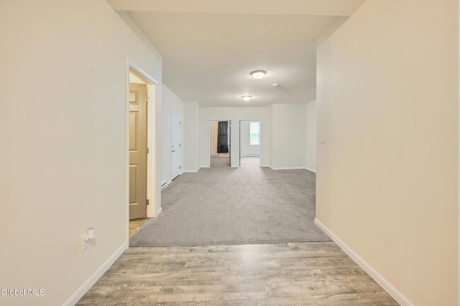 Building Photo - 281 Main St