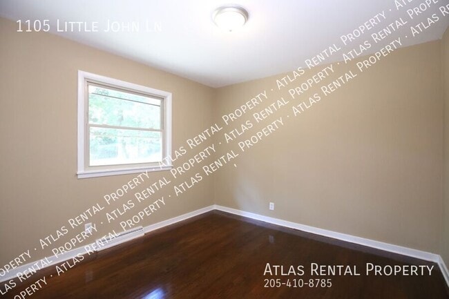 Building Photo - 1105 Little John Ln