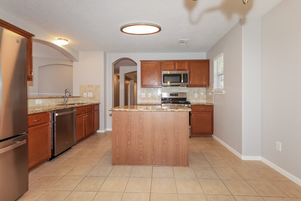 Building Photo - 22207 Summer Breeze Ln