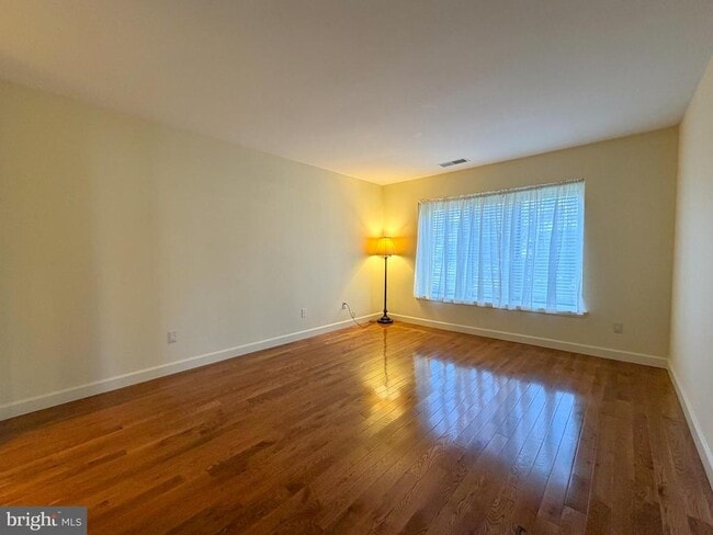 Building Photo - 814 Pritchard Pl