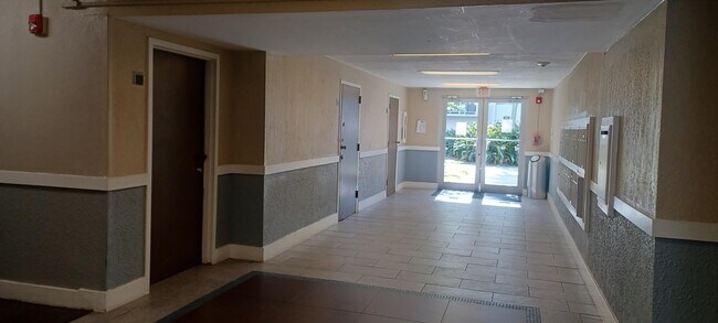 Building Photo - 488 NW 165th St