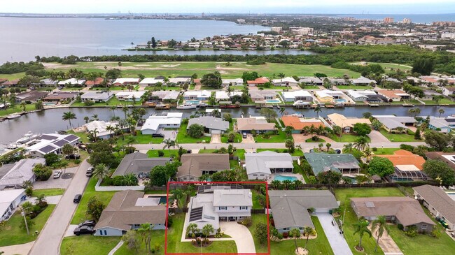 Building Photo - 366 W Osceola Ln