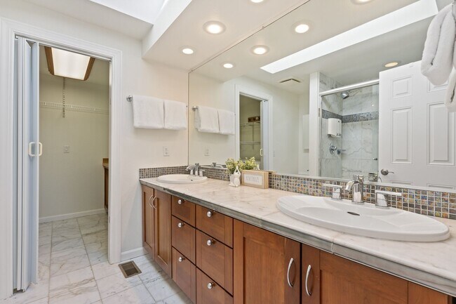 Building Photo - Stylish 3BR Beaverton Ranch w/ RV Parking & Hot Tub