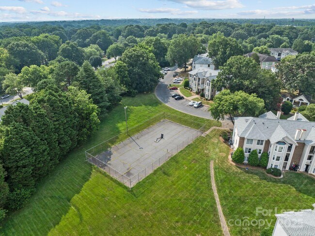 Building Photo - 6203 Rosecroft Dr