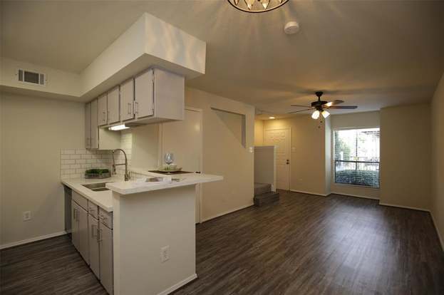 Building Photo - 2100 Wilcrest Dr