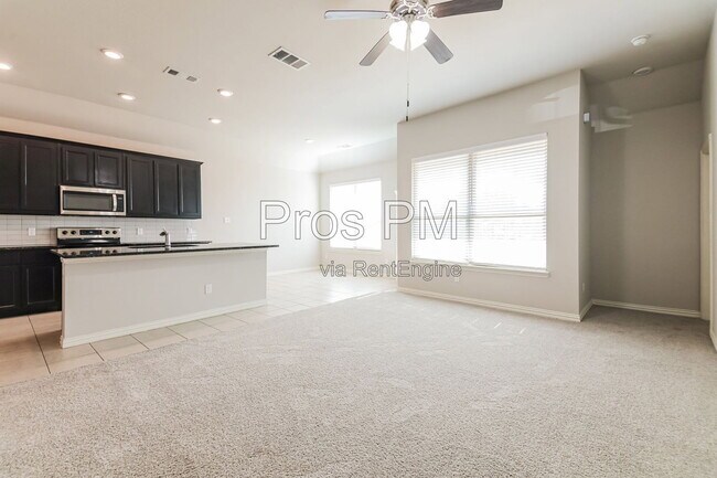 Building Photo - 1120 Salem Dr