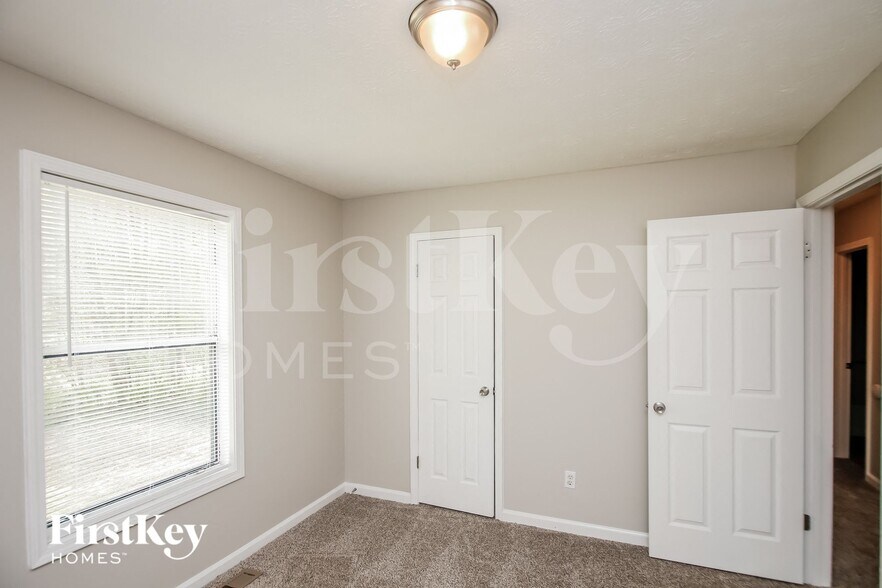 Building Photo - 56 Hatties Fancy