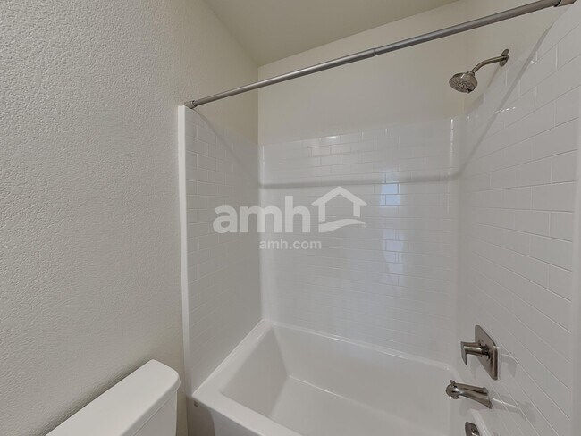 Building Photo - 108 Market St