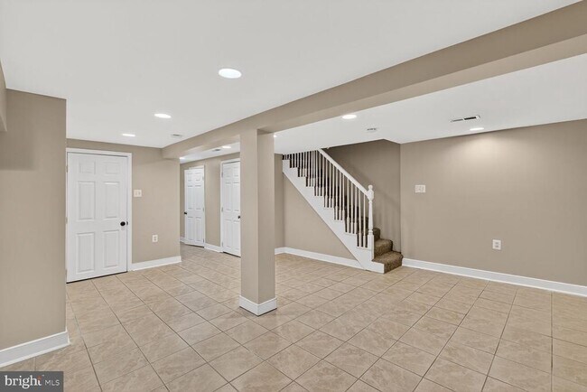 Building Photo - 4822 5th St NW