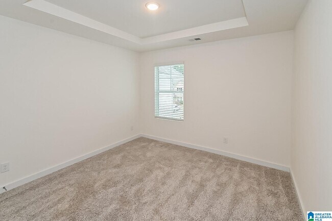 Building Photo - 136 The Heights Dr