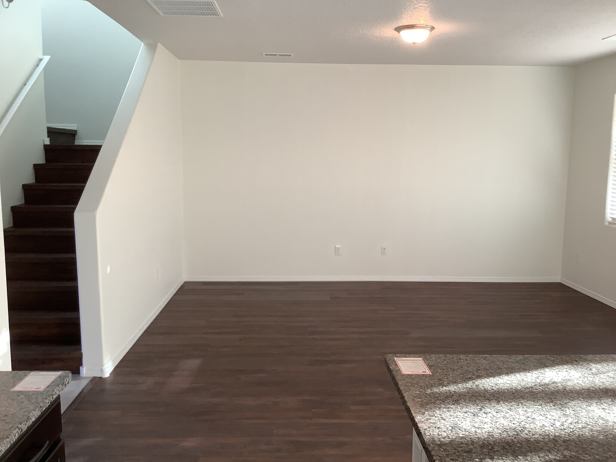 Building Photo - 2281 Solara Loop NE