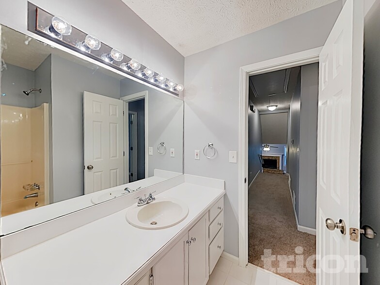Building Photo - 152 Hartwood Dr