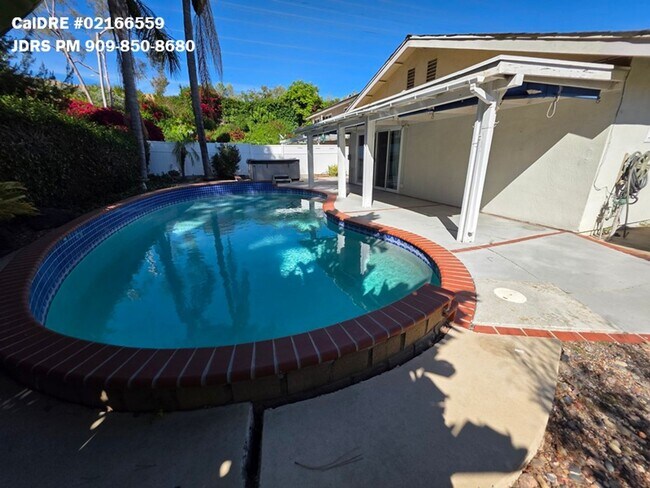 Building Photo - Irvine 3 Bedroom Home With Pool