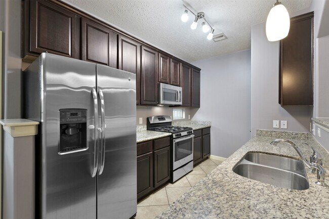 Building Photo - 1812 Don Alejandro