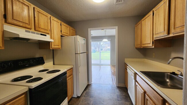 Building Photo - 102 North Point Dr