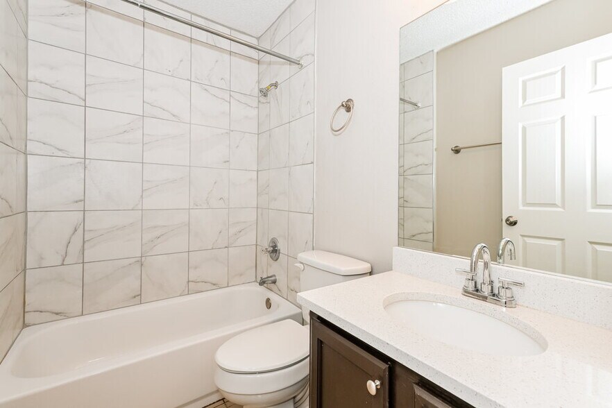 Building Photo - 484 Heron Nest Point