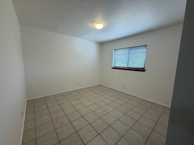 Building Photo - 1307 Rufina Ln