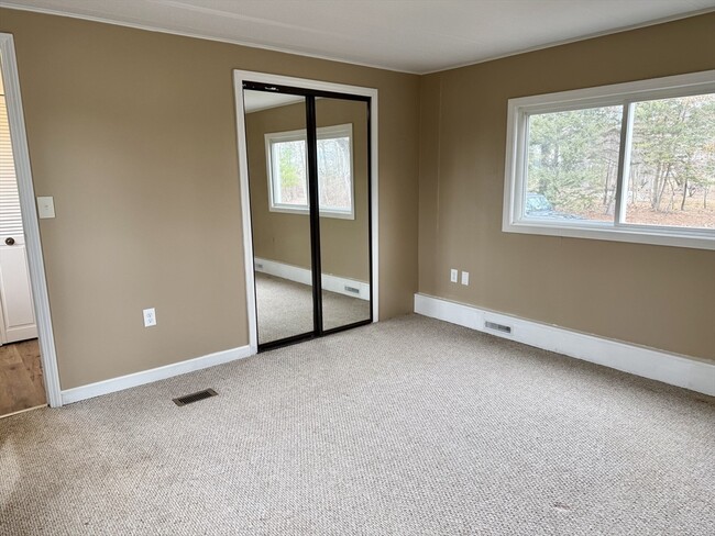 Building Photo - 12 Hayes St