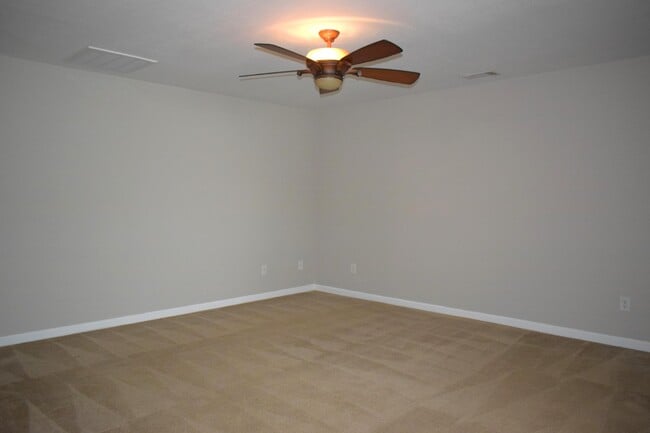 Building Photo - 106 Grove Landing Ct