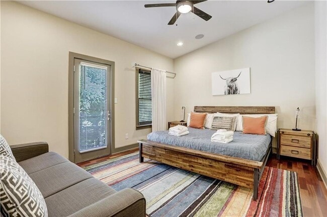 Building Photo - 602 W N Loop Blvd