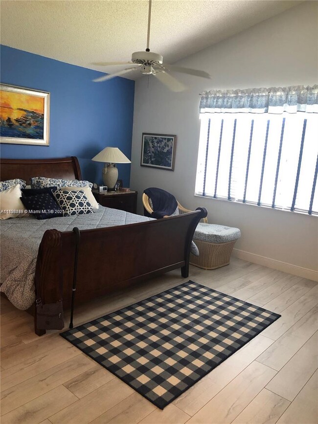 Building Photo - 5800 Coach House Cir